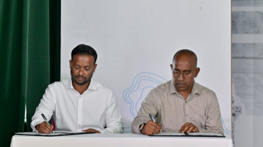 aldives Transport and Contracting Company (MTCC) contracted HDh. Naivaadhoo land reclamation and shore protection project on August 25. 2025. (Photo/President's Office)