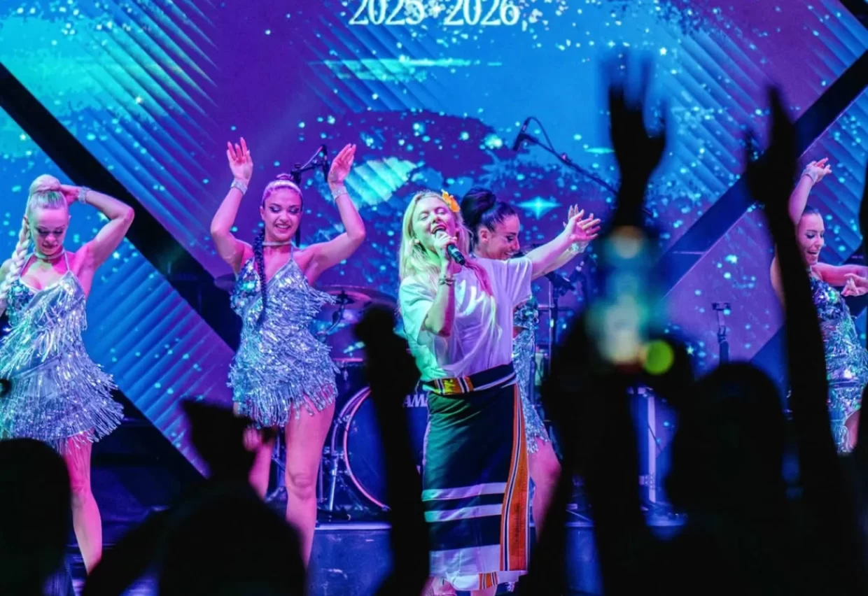 Zara Larsson Rings in 2026 in Maldives