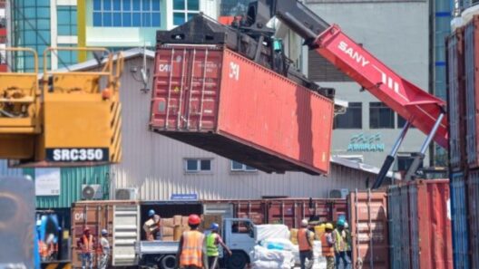 MPL Clears Perishable Cargo During Port Holiday